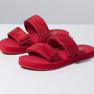 Van's Cayucas Slides BNWT